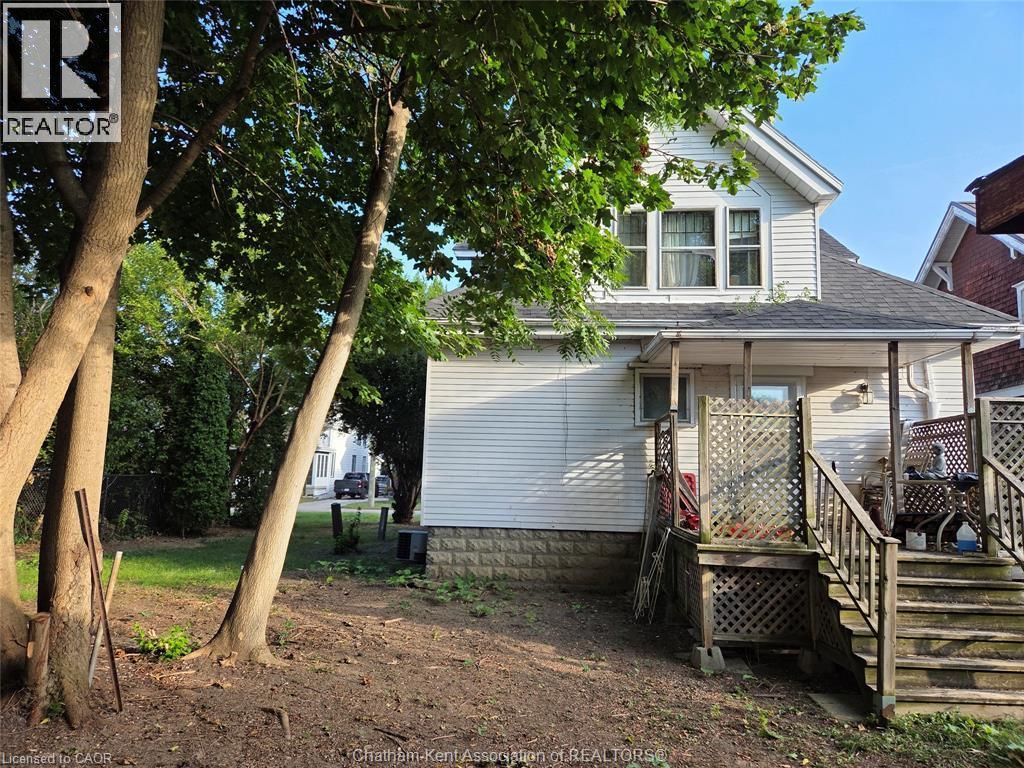 24 Stanley Avenue, Chatham-Kent, Ontario  N7M 3J2 - Photo 2 - 40861170
