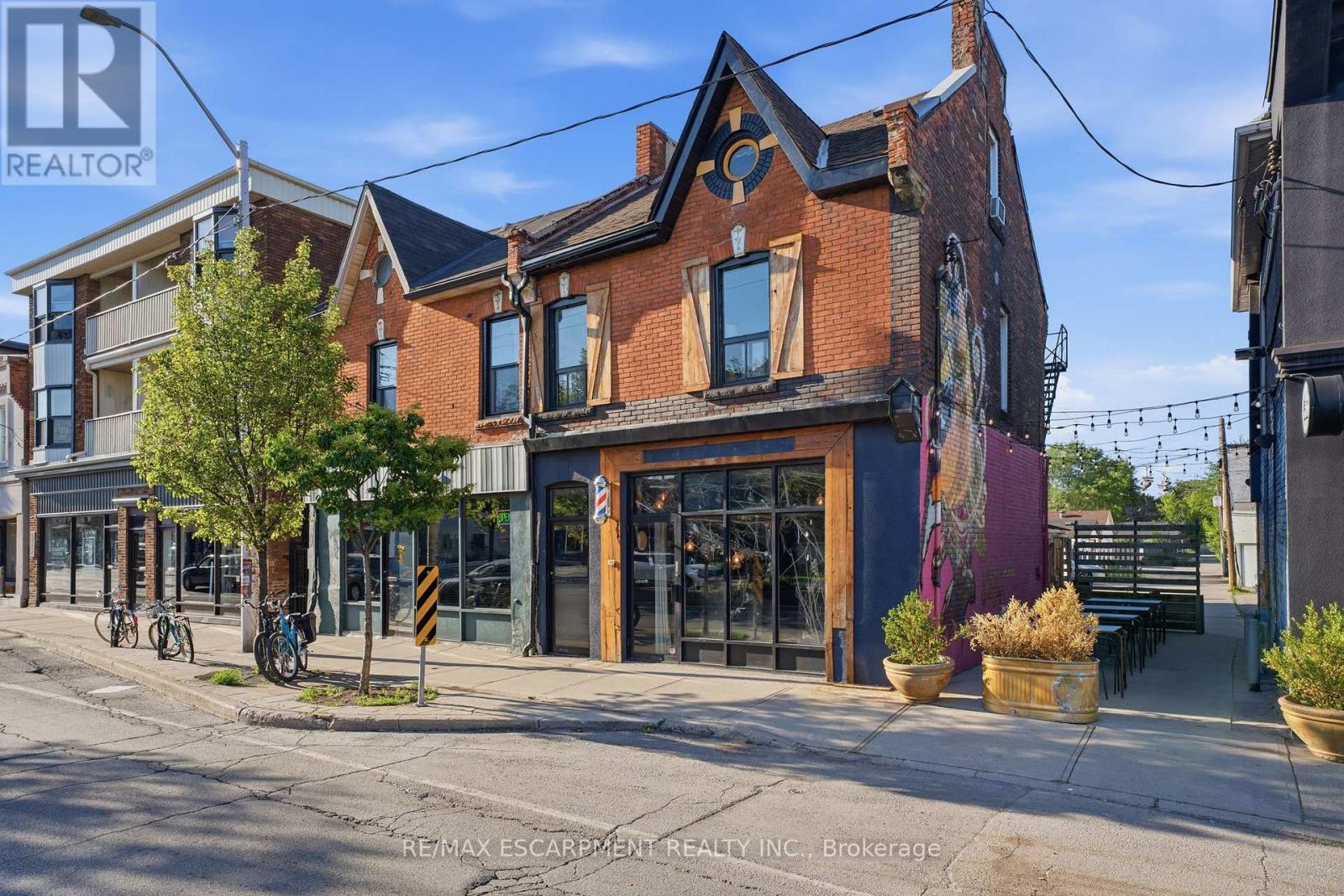 355 BARTON STREET E, Hamilton, Ontario