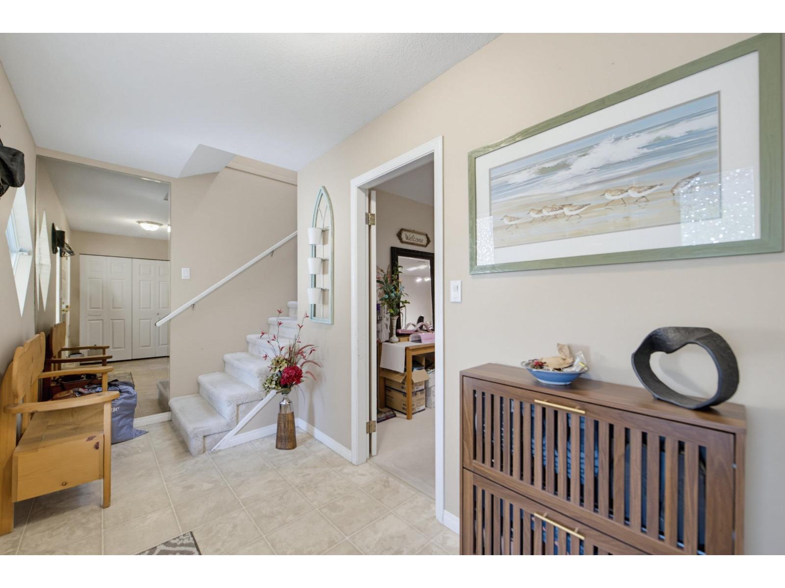 36042 Southridge Place, Abbotsford, British Columbia  V3G 1E2 - Photo 5 - R3161559