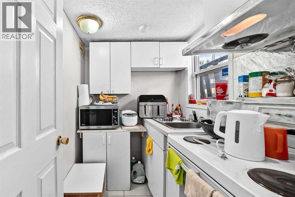 632 Marsh Road NE, Calgary, Alberta  T3E 5B3 - Photo 13 - A2334417