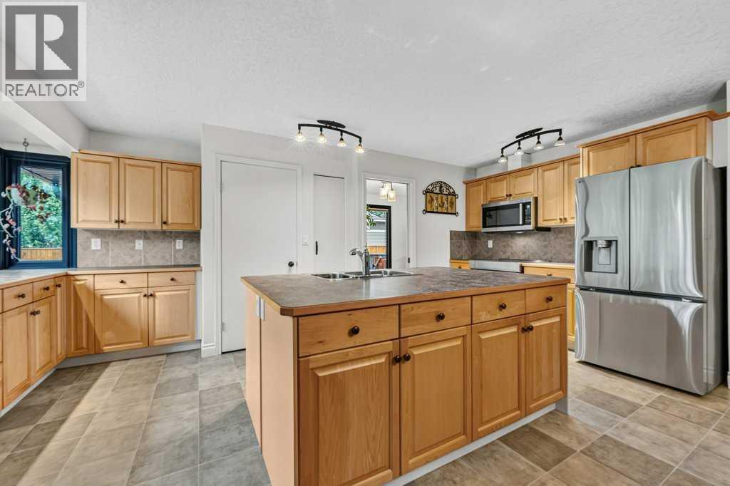 88 Midridge Close SE, Calgary, Alberta  T2X 1G1 - Photo 13 - A2341407