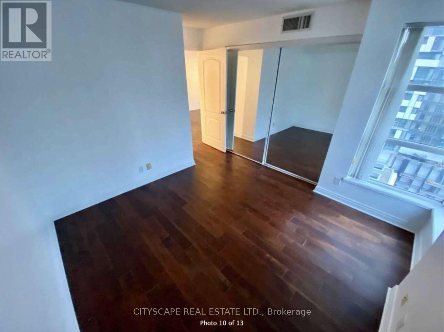 1705 - 50 Lombard Street, Toronto, Ontario M5C 2X4 - Photo 10 - C13755062