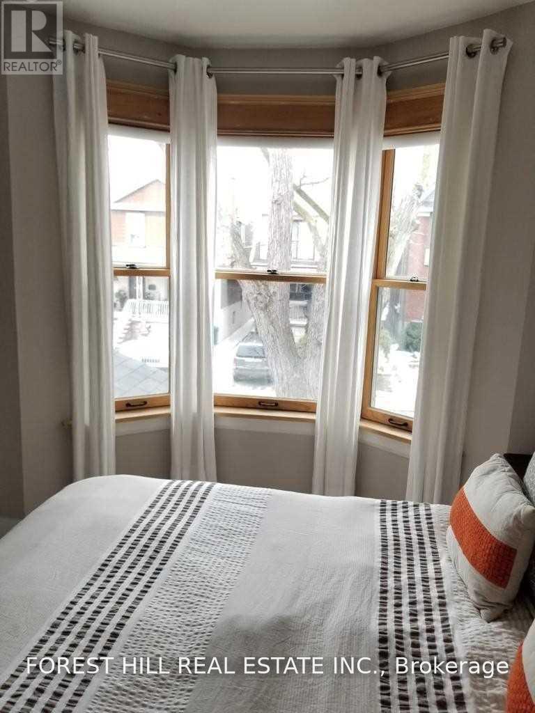 37 Hendrick Avenue, Toronto, Ontario M6G 3S4 - Photo 12 - C13755068