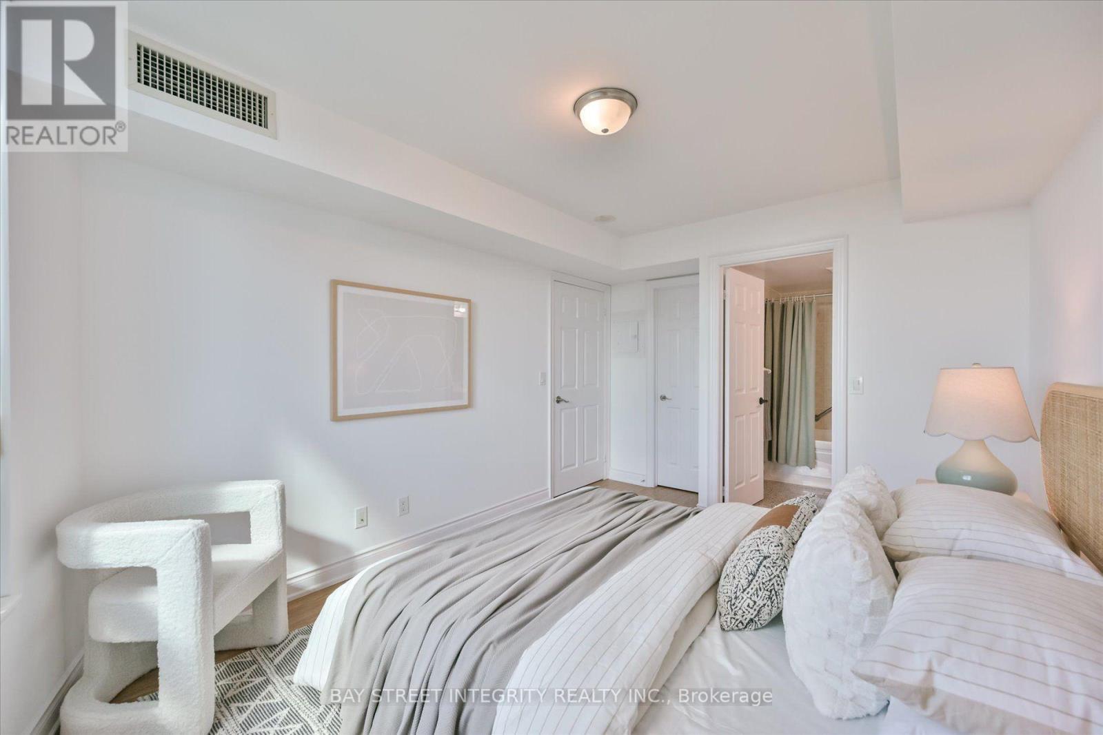 1906 - 15 Greenview Avenue, Toronto, Ontario M2M 4M7 - Photo 17 - C13755154