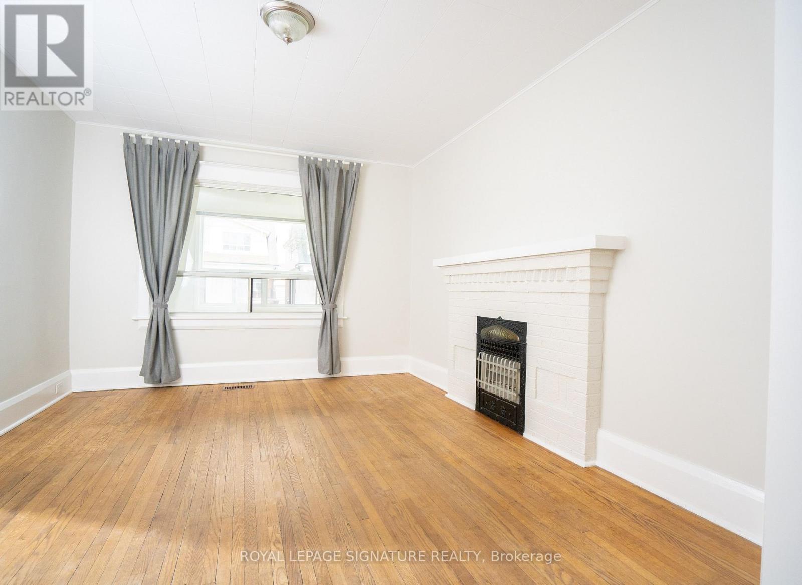 Upper - 393 Milverton Boulevard, Toronto, Ontario M4J 1W1 - Photo 2 - E13755036
