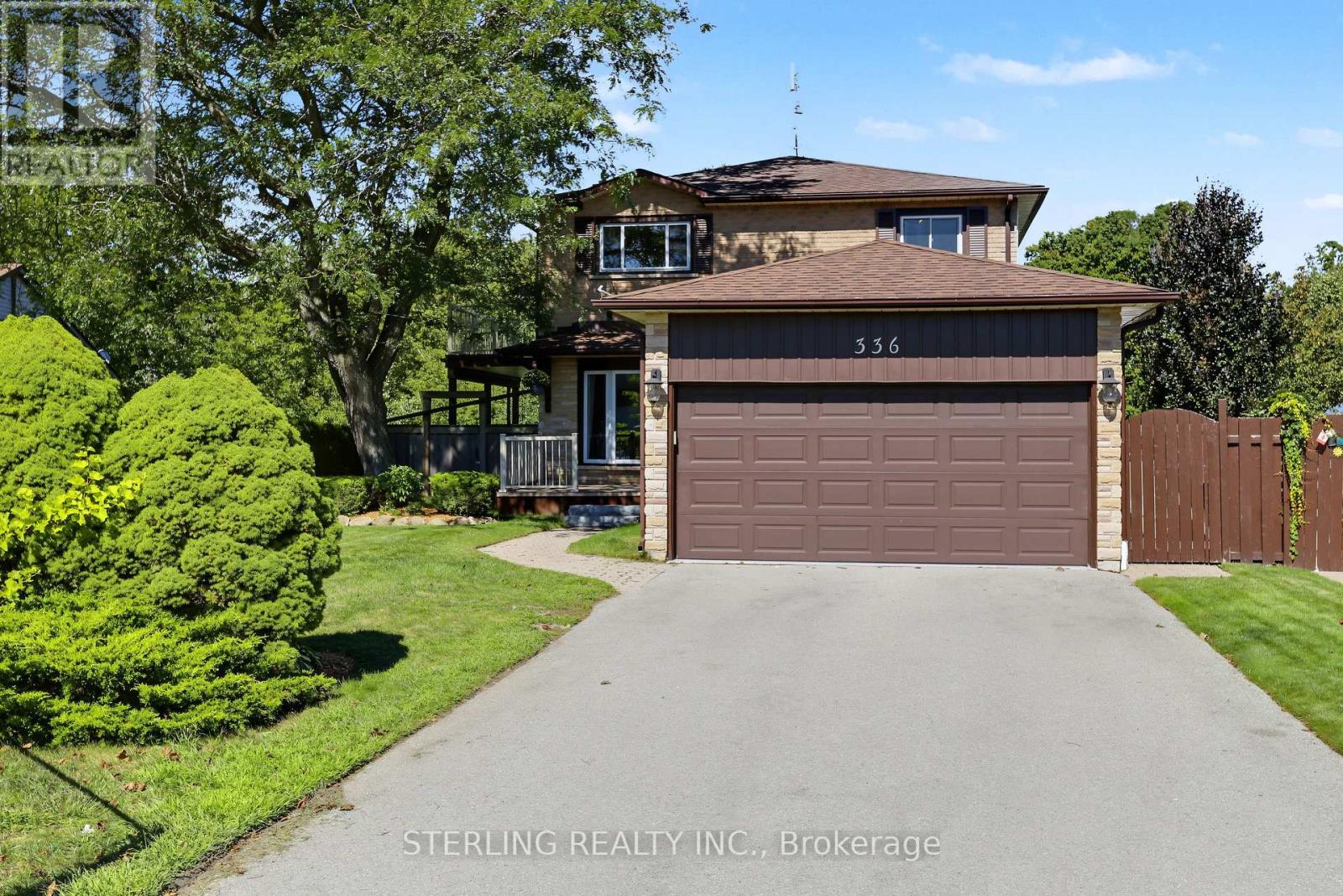 336 Gothic Court, Oshawa, Ontario  L1G 7J2 - Photo 3 - E13755054