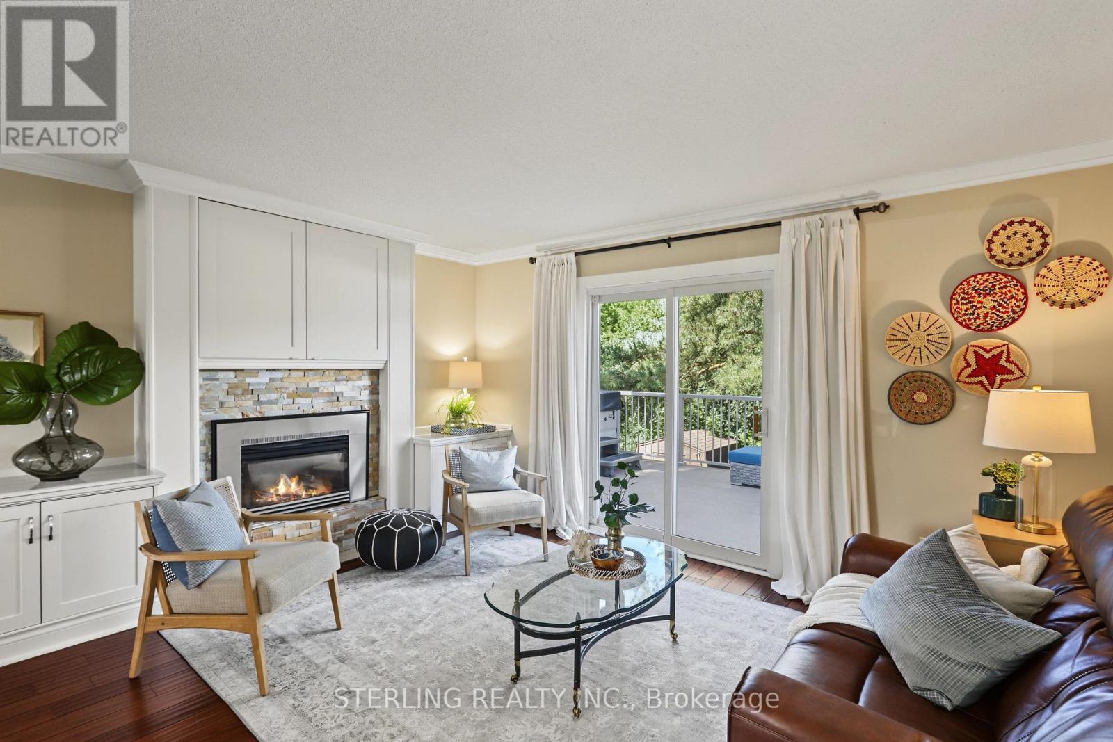 336 Gothic Court, Oshawa, Ontario  L1G 7J2 - Photo 7 - E13755054