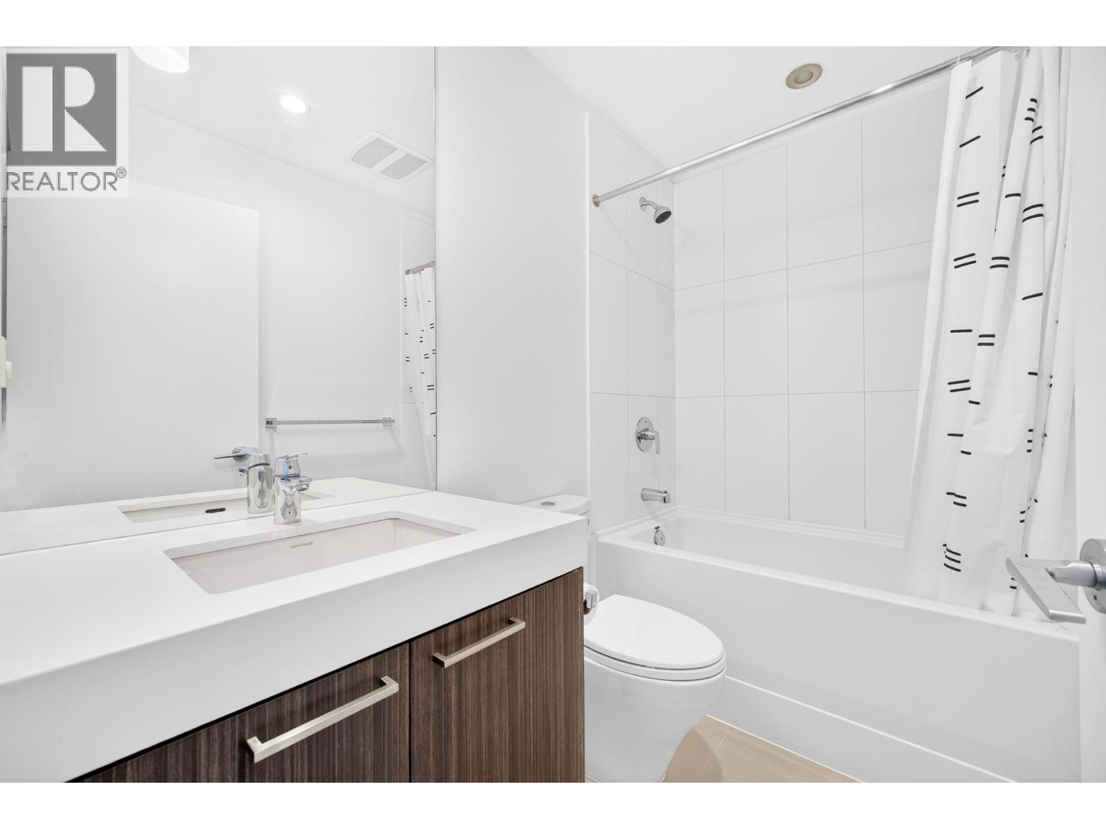 203 608 Como Lake Avenue, Coquitlam, British Columbia  V3J 0B2 - Photo 20 - R3162012