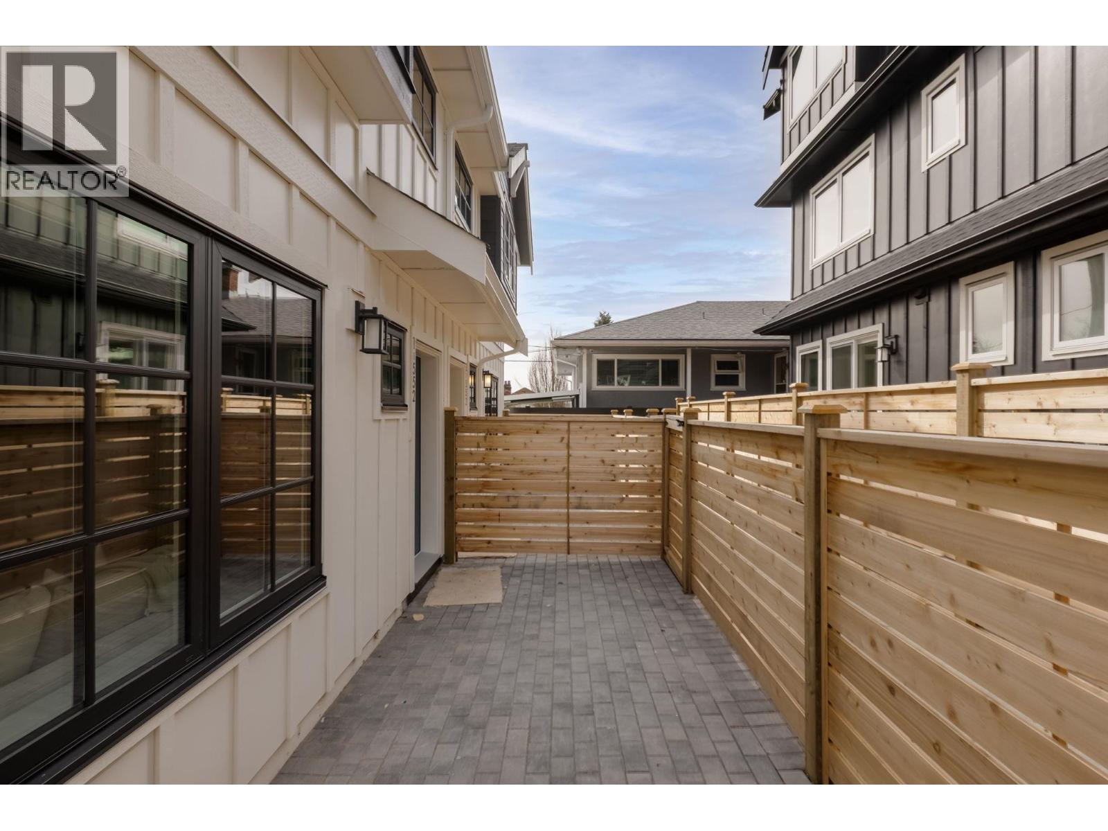 1 552 Kaslo Street, Vancouver, British Columbia  V5K 3Z2 - Photo 3 - R3162155