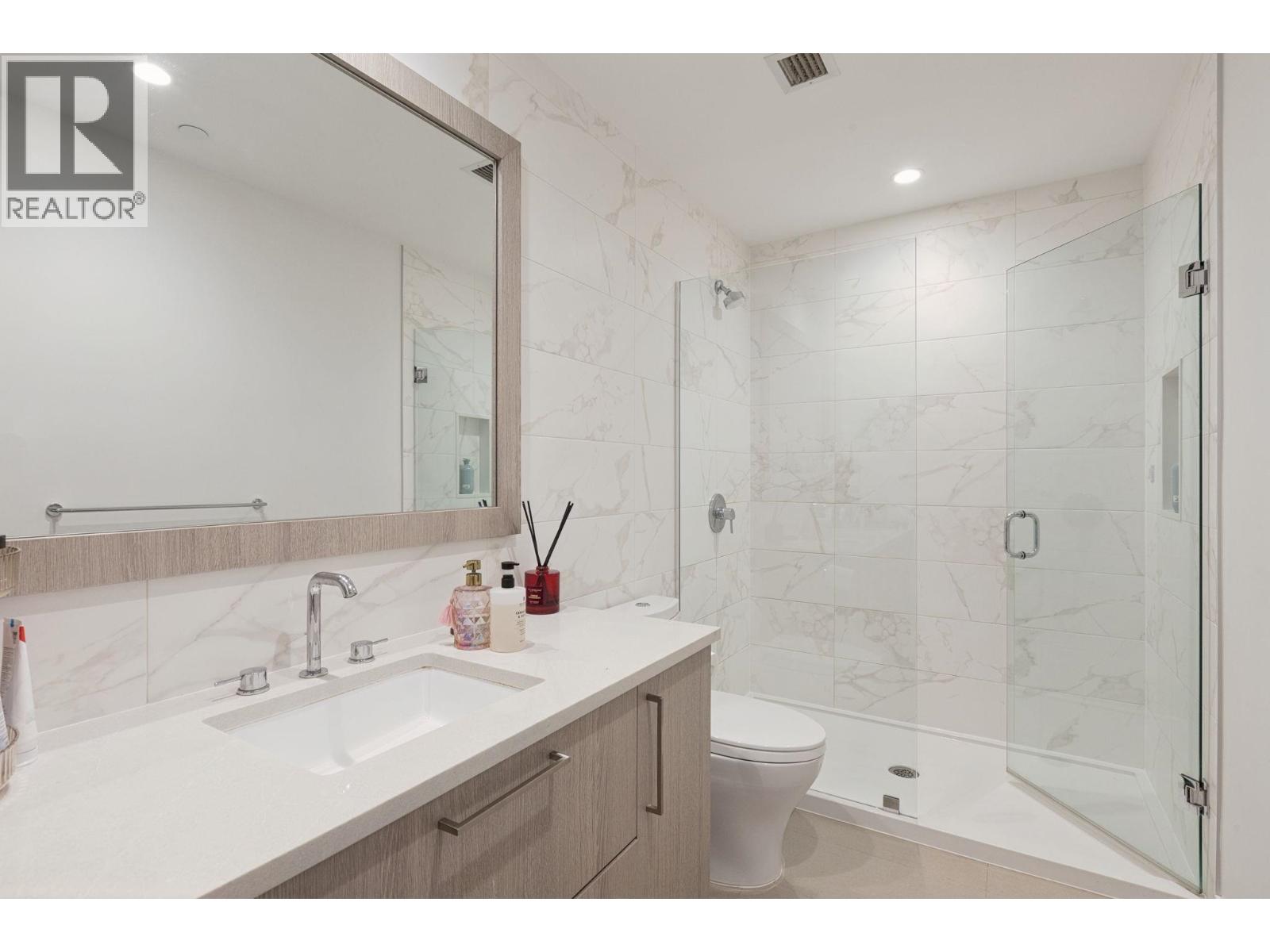 203 747 E 3rd Street, North Vancouver, British Columbia  V7L 1G8 - Photo 18 - R3162197