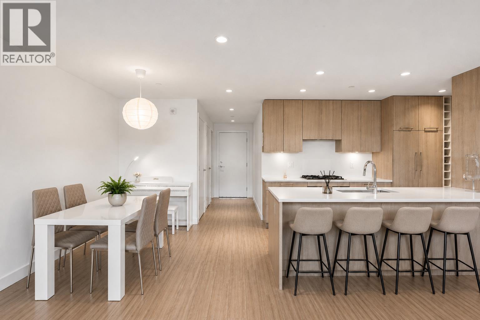 203 747 E 3rd Street, North Vancouver, British Columbia  V7L 1G8 - Photo 5 - R3162197