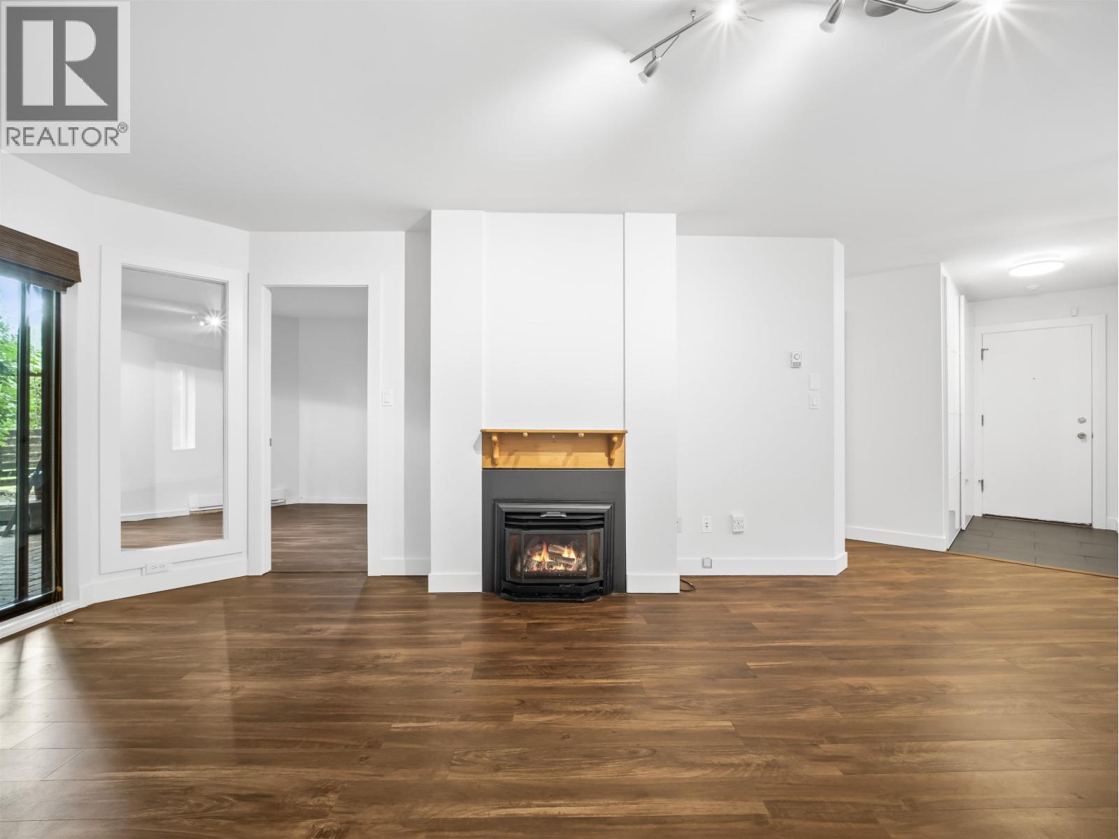 105 3191 Mountain Highway, North Vancouver, British Columbia  V7K 2H4 - Photo 6 - R3162206