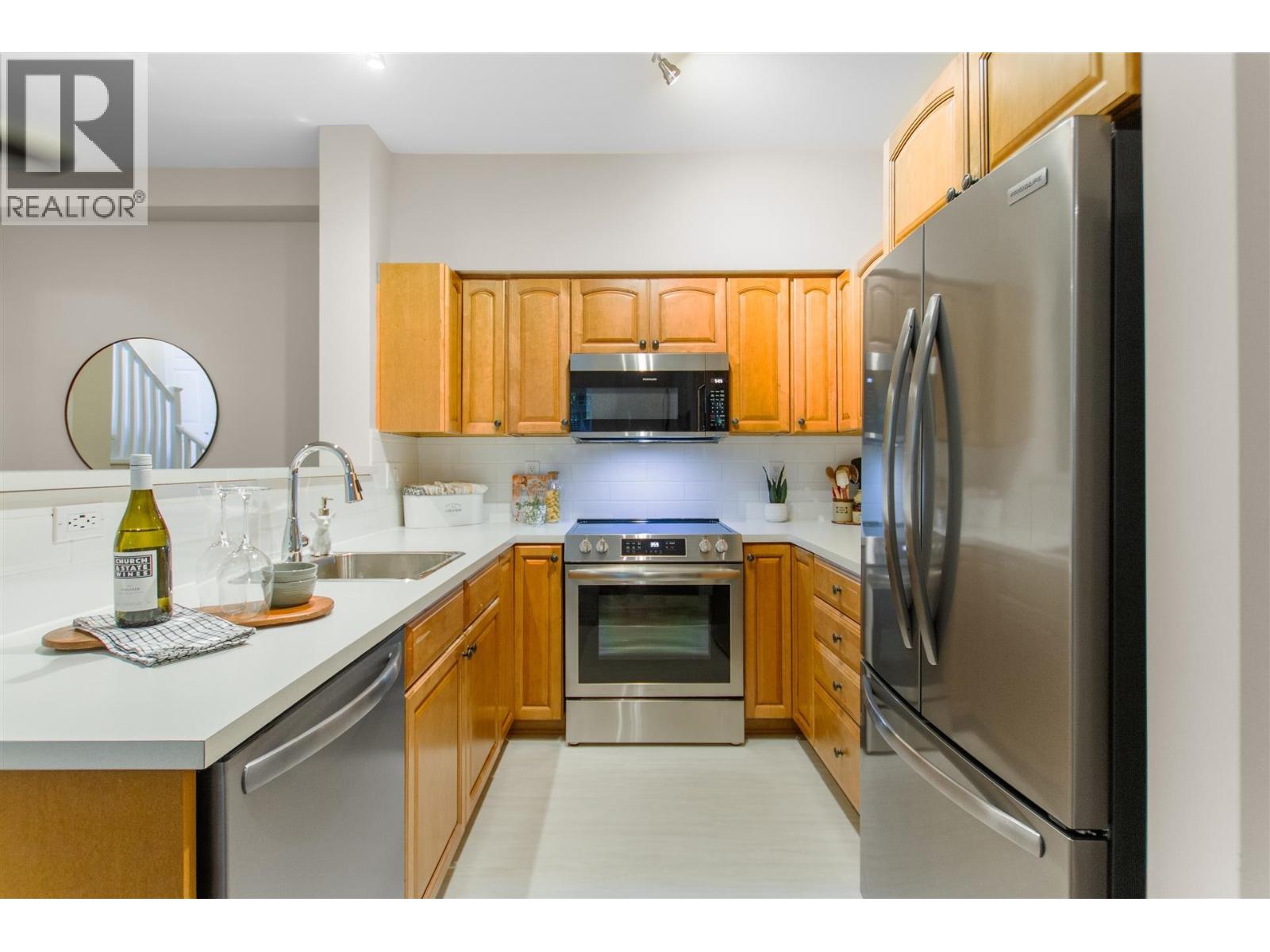 55 15 Forest Park Way, Port Moody, British Columbia  V3H 5G7 - Photo 3 - R3162217