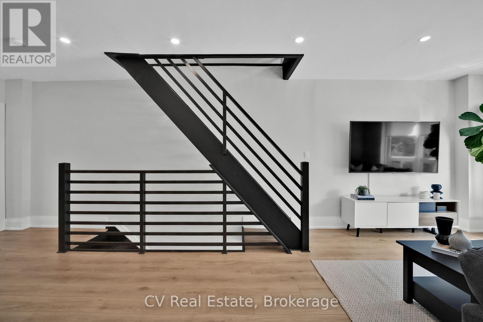 72 Hamilton Street, Toronto, Ontario  M4M 2C8 - Photo 11 - E13755038