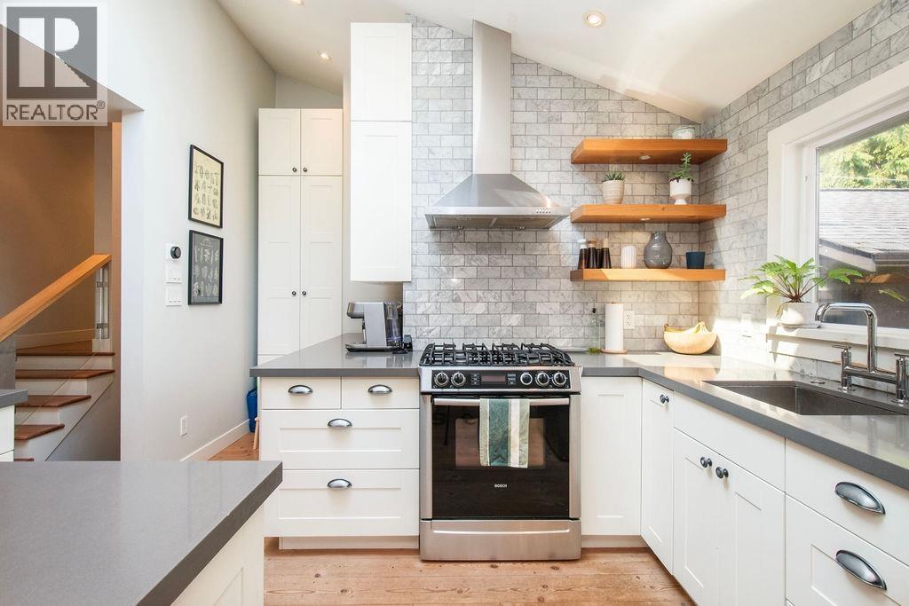 1218 W 22nd Street, North Vancouver, British Columbia  V7P 2G1 - Photo 10 - R3162179