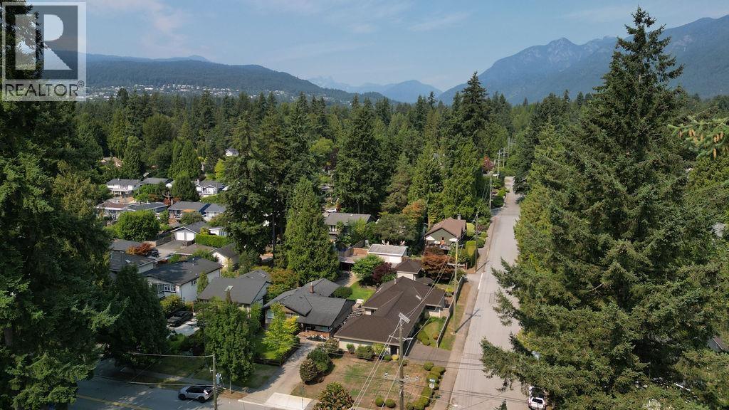 1218 W 22nd Street, North Vancouver, British Columbia  V7P 2G1 - Photo 30 - R3162179