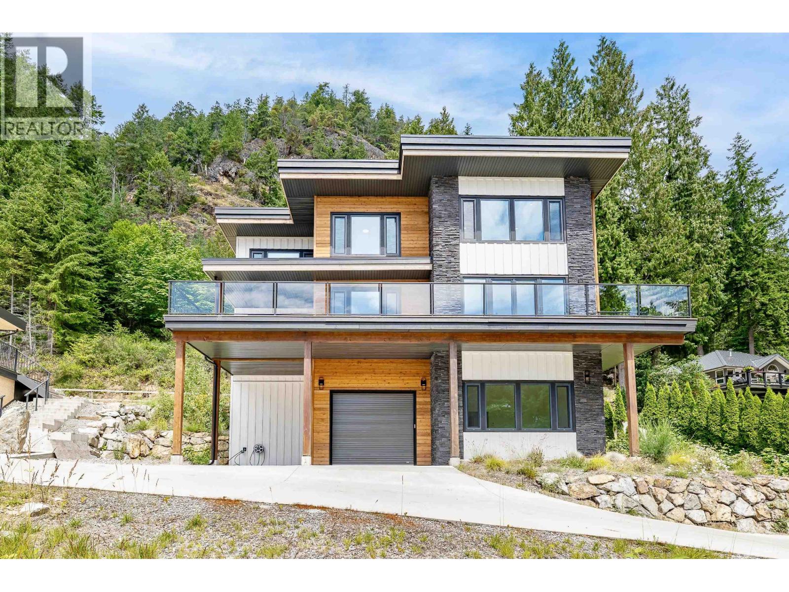 971 Marine Drive, Gibsons, British Columbia  V0N 1V1 - Photo 2 - R3162216