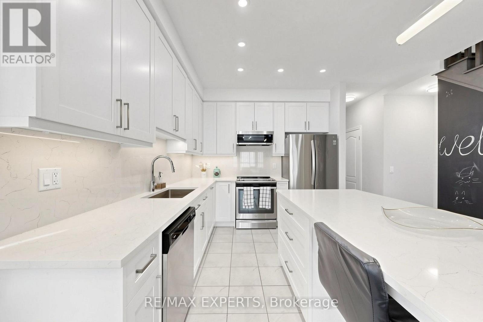 9 Applegate Drive, East Gwillimbury, Ontario  L9N 0R2 - Photo 15 - N13755112