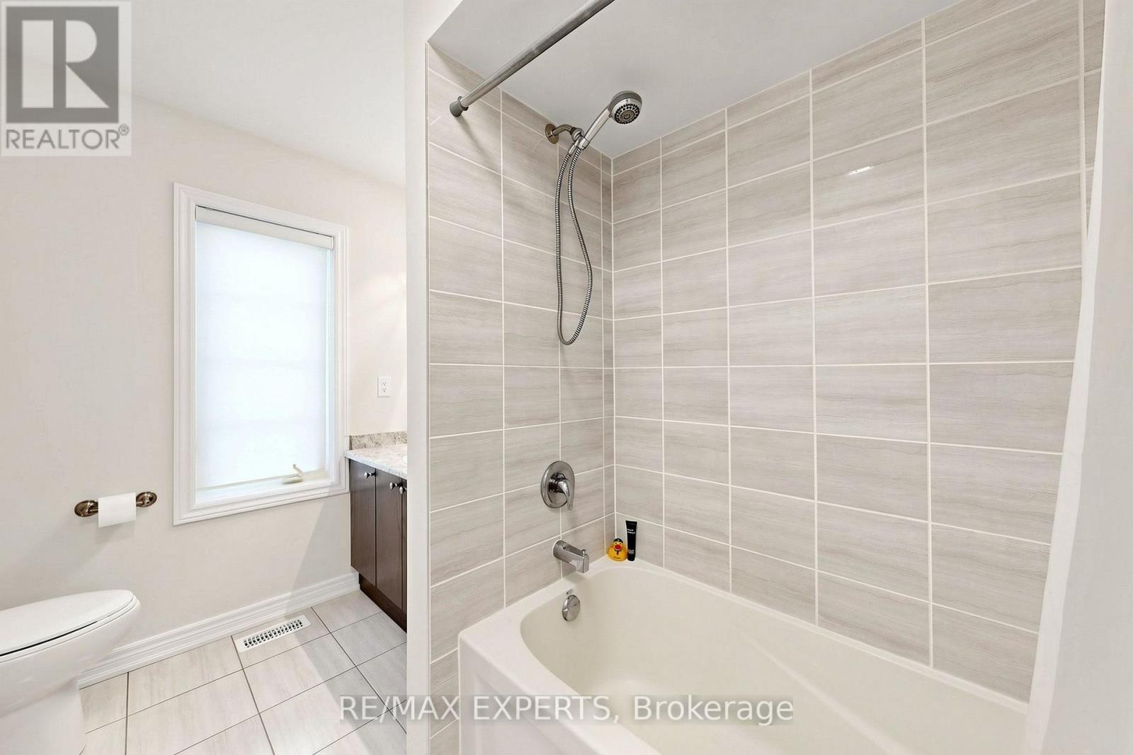 9 Applegate Drive, East Gwillimbury, Ontario  L9N 0R2 - Photo 40 - N13755112