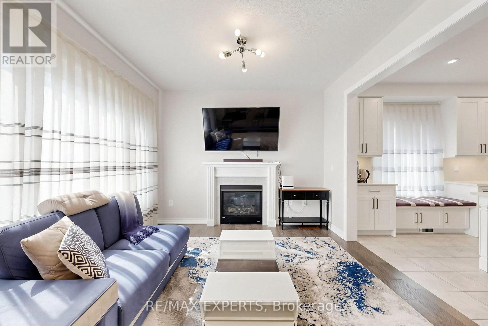 9 Applegate Drive, East Gwillimbury, Ontario  L9N 0R2 - Photo 6 - N13755112