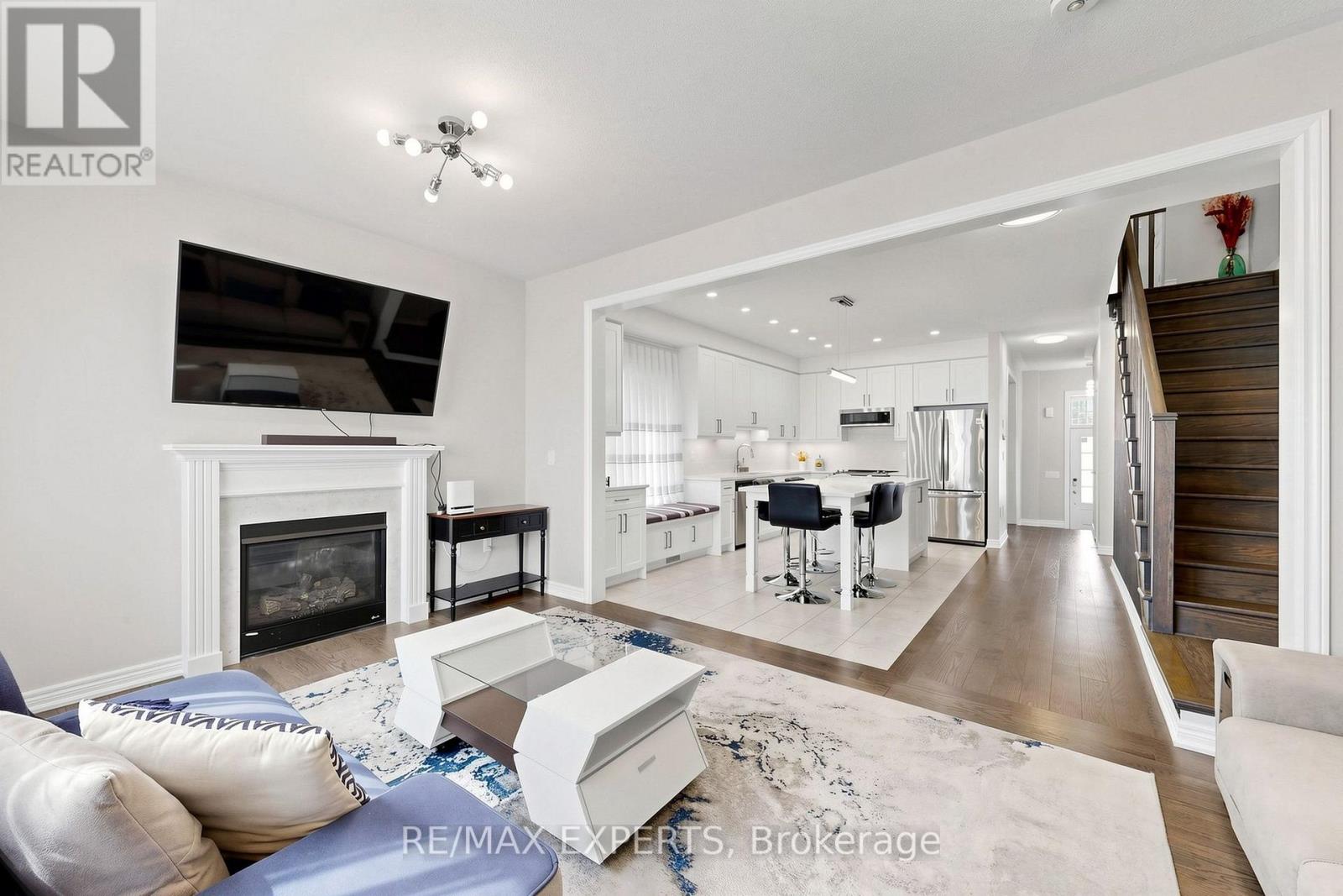9 Applegate Drive, East Gwillimbury, Ontario  L9N 0R2 - Photo 8 - N13755112