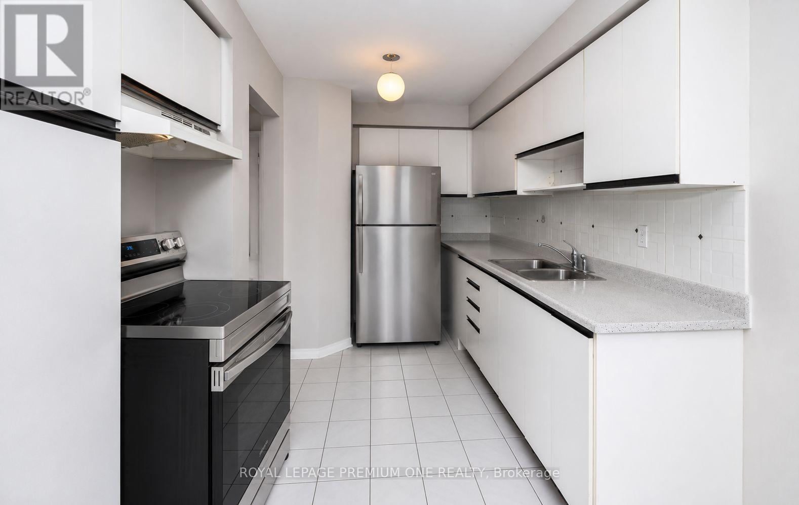 919 Caribou Valley Circle, Newmarket, Ontario  L3X 1W9 - Photo 4 - N13755160