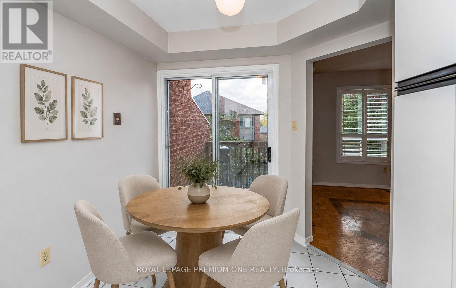 919 Caribou Valley Circle, Newmarket, Ontario  L3X 1W9 - Photo 6 - N13755160
