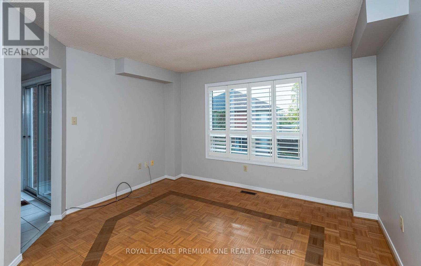 919 Caribou Valley Circle, Newmarket, Ontario  L3X 1W9 - Photo 7 - N13755160