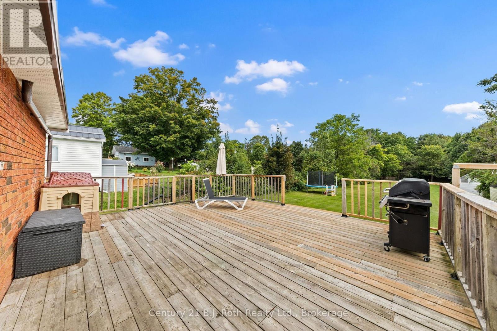 15 Lucy Street, Penetanguishene, Ontario  L9M 1K7 - Photo 13 - S13755114