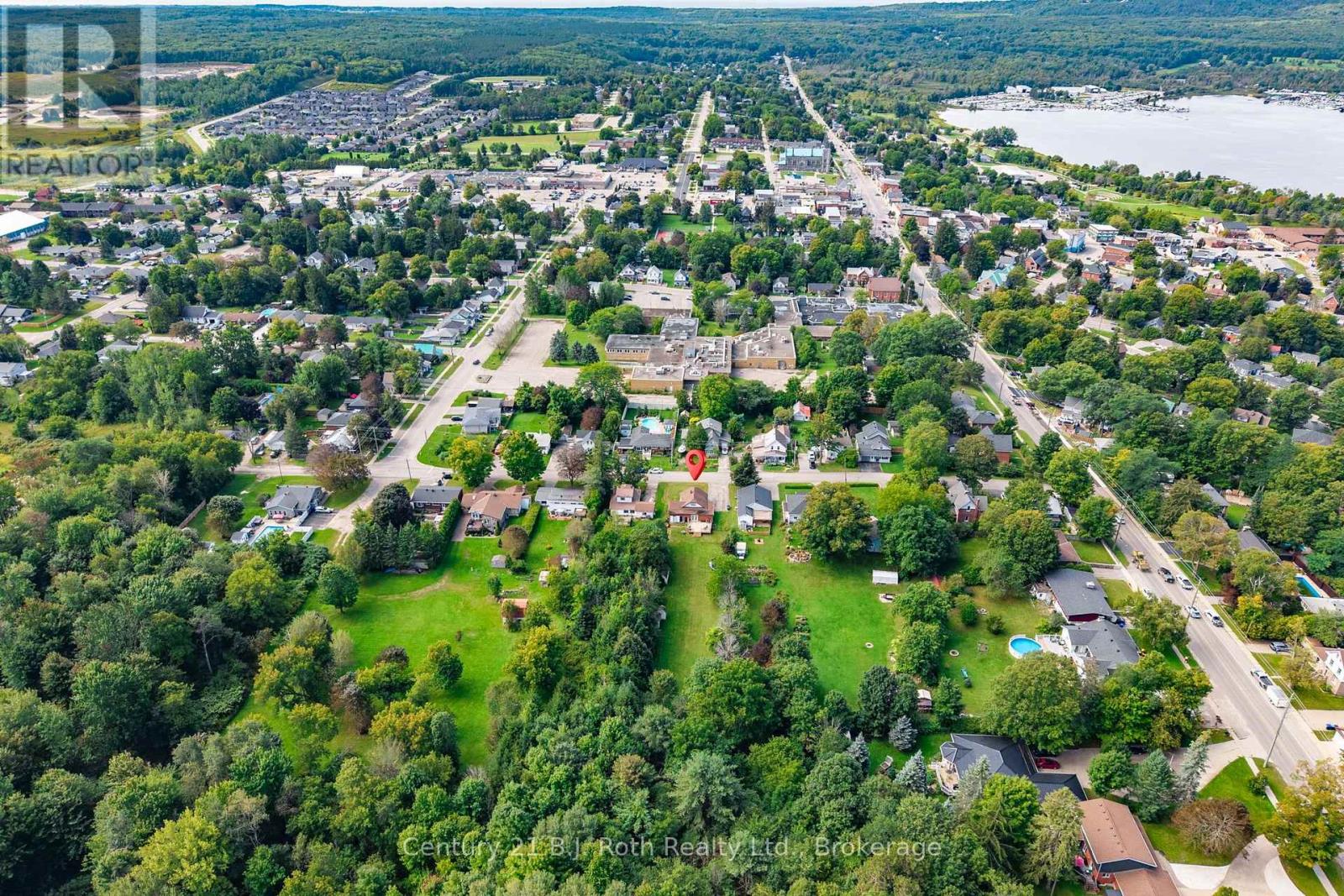 15 Lucy Street, Penetanguishene, Ontario  L9M 1K7 - Photo 17 - S13755114