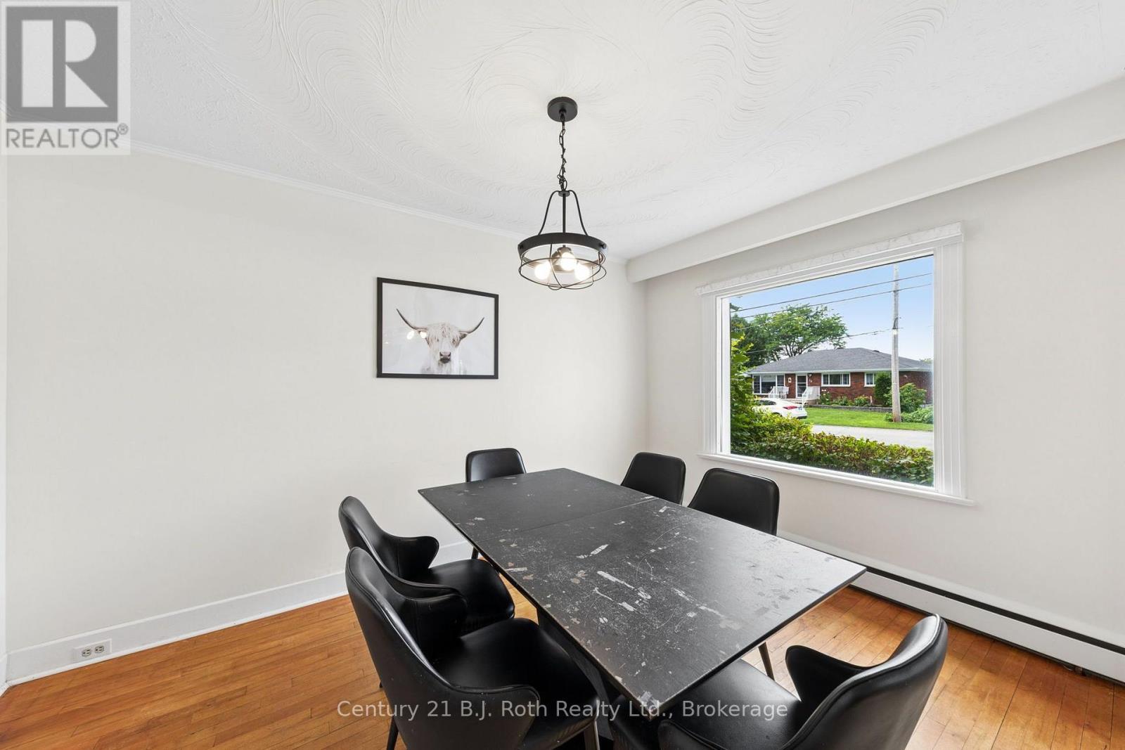 15 Lucy Street, Penetanguishene, Ontario  L9M 1K7 - Photo 6 - S13755114