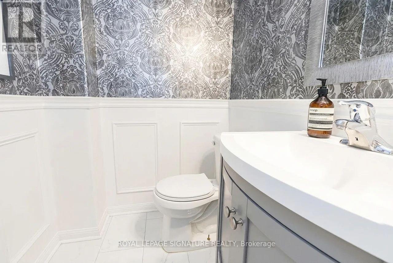 37 Succession Crescent, Barrie, Ontario  L4M 7G4 - Photo 4 - S13755042