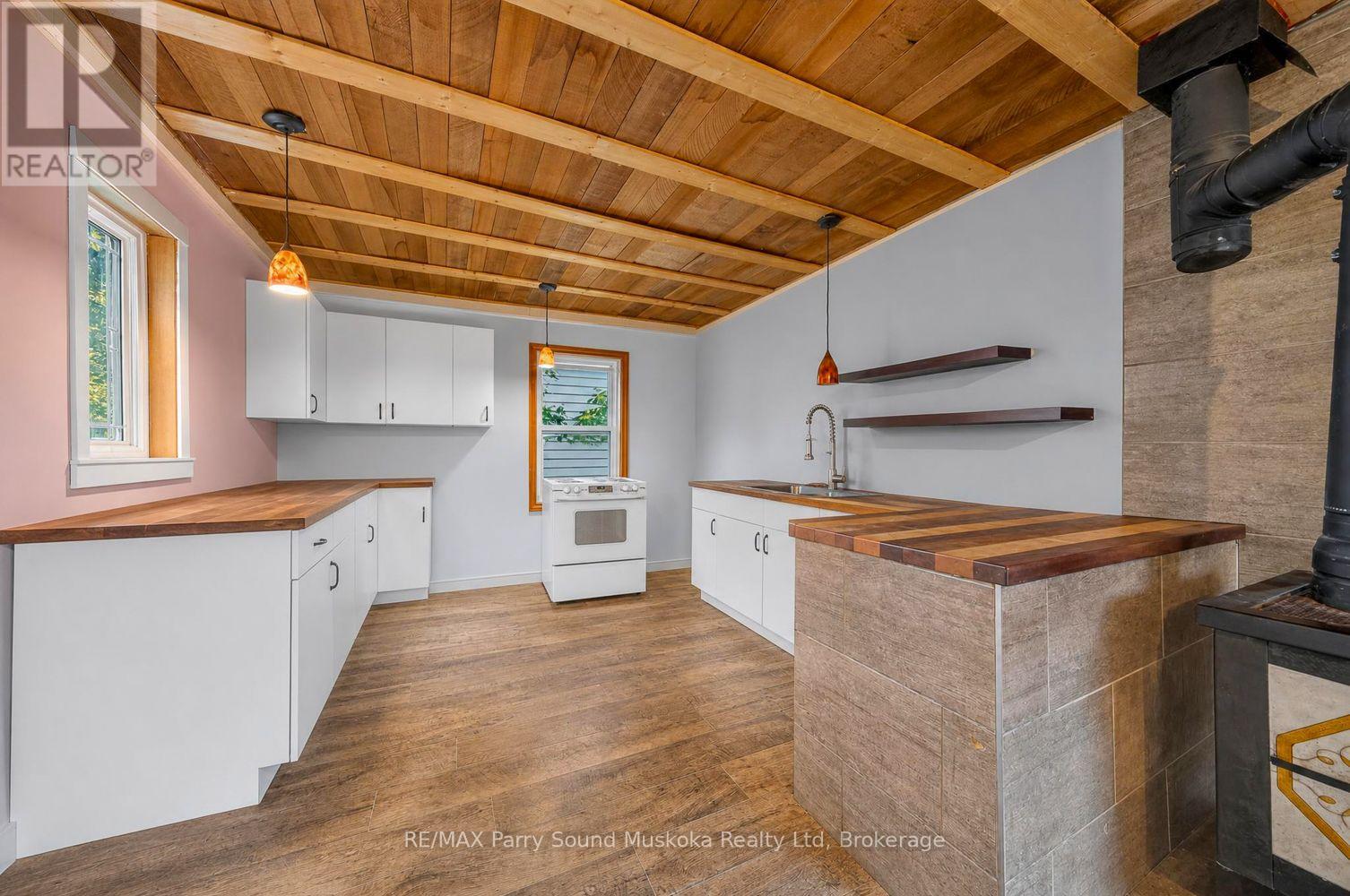 5 Wakefield Street, Parry Sound, Ontario  P2A 2V2 - Photo 8 - X13755138