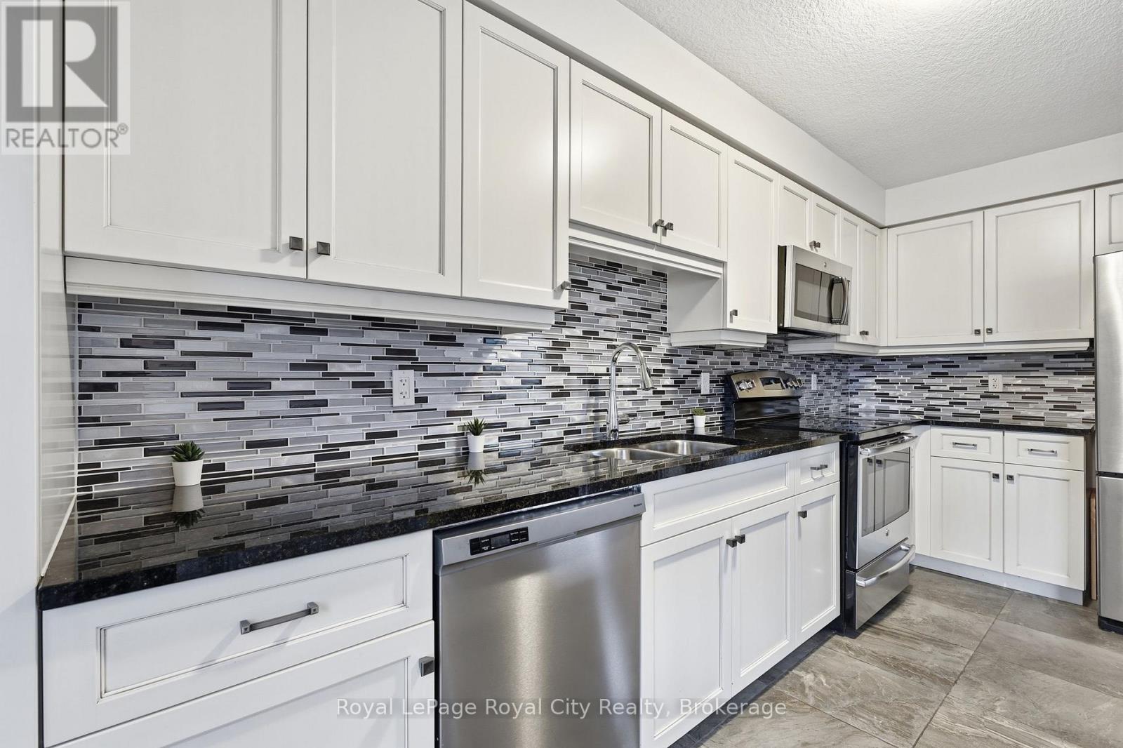 8 Jeffrey Drive, Guelph (Grange Road), Ontario  N1E 0L6 - Photo 18 - X13755232