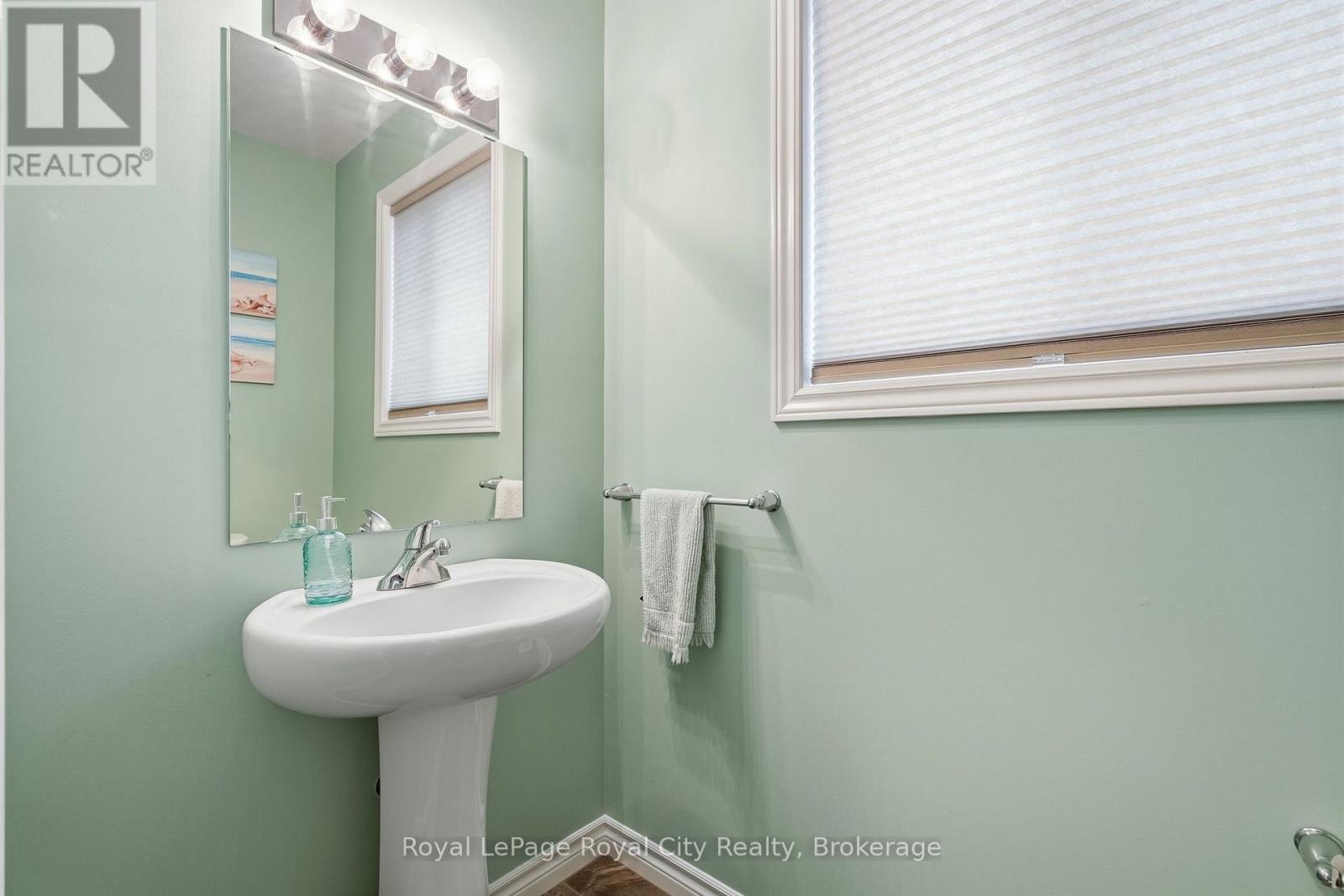 8 Jeffrey Drive, Guelph (Grange Road), Ontario  N1E 0L6 - Photo 20 - X13755232