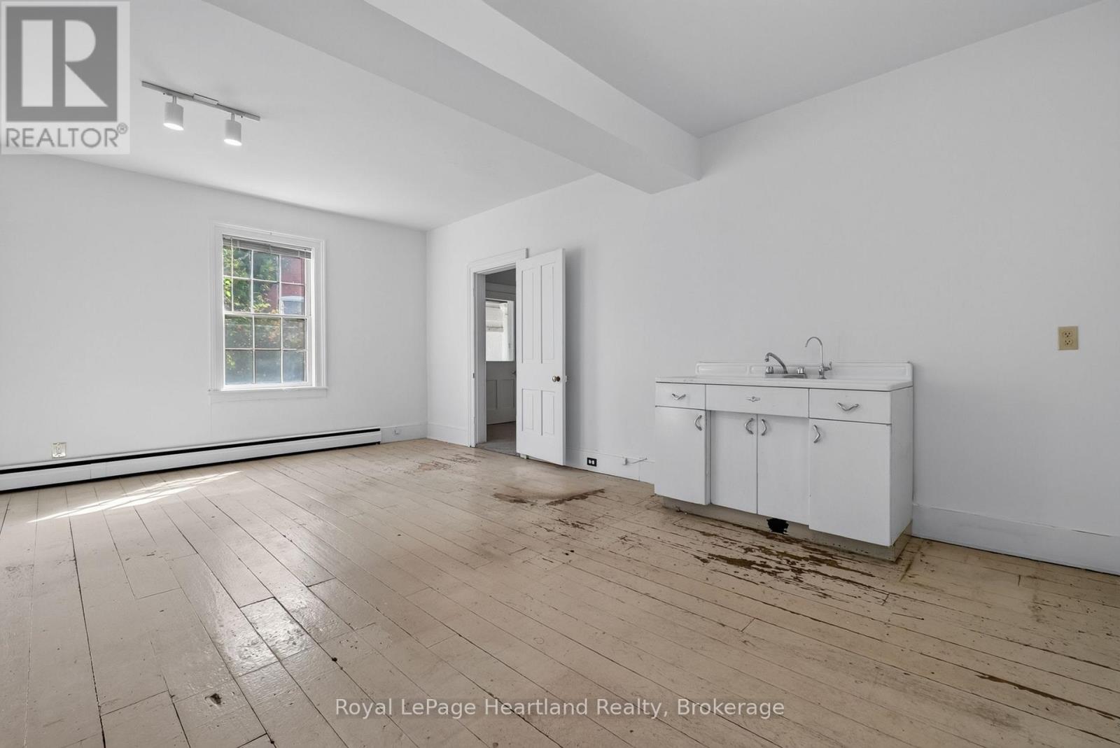 18 Nelson Street E, Goderich (Goderich (Town)), Ontario  N7A 1R6 - Photo 10 - X13755234