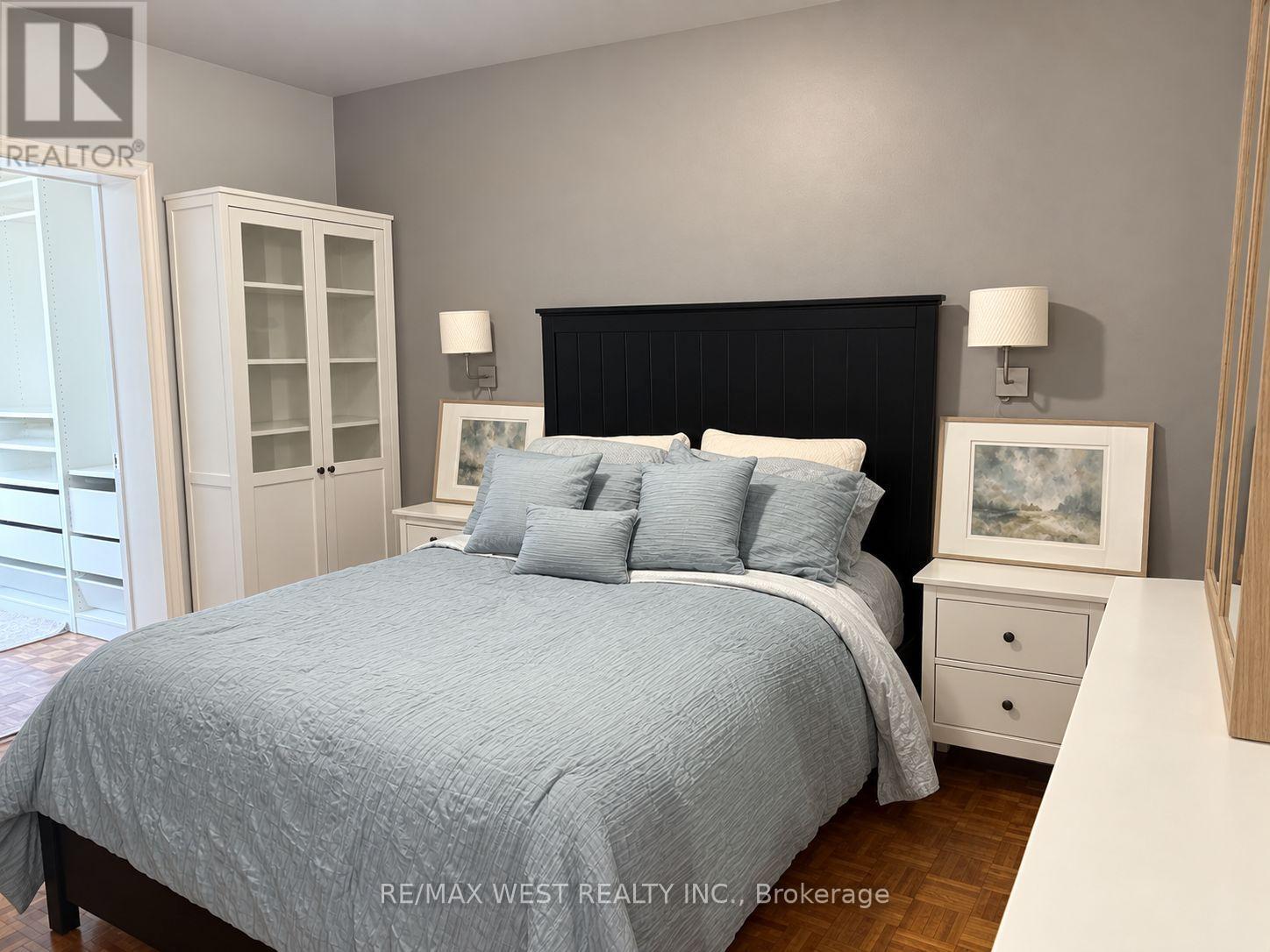 11a Woodcroft Crescent, Toronto, Ontario M6E 1W7 - Photo 11 - W13755076