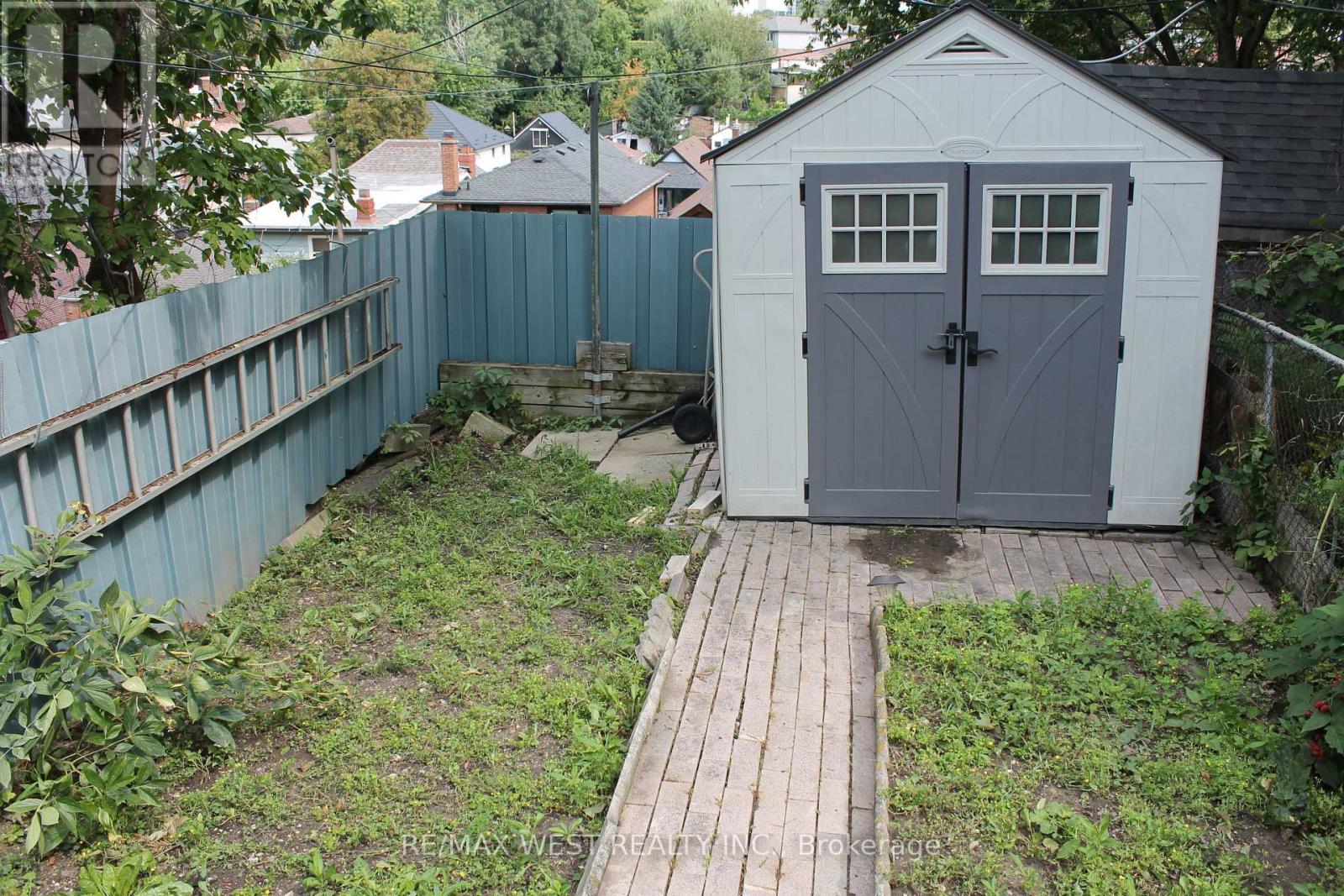11a Woodcroft Crescent, Toronto, Ontario M6E 1W7 - Photo 22 - W13755076