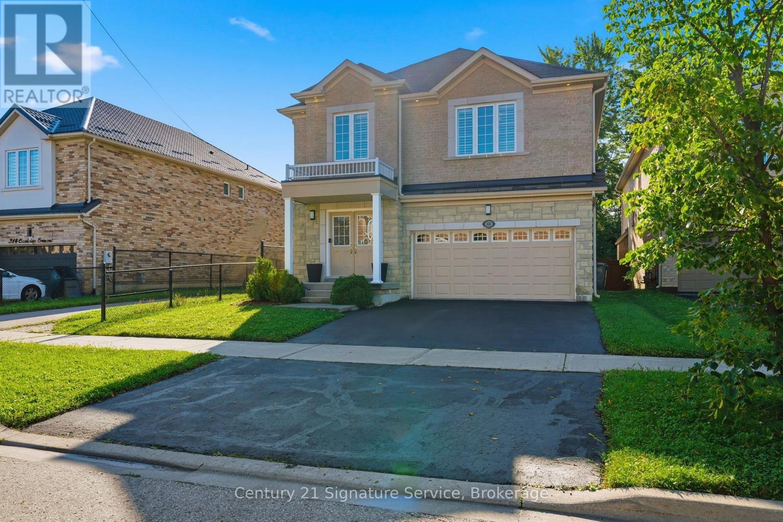 322 Comiskey Crescent, Mississauga, Ontario  L5W 0C5 - Photo 1 - W13755158