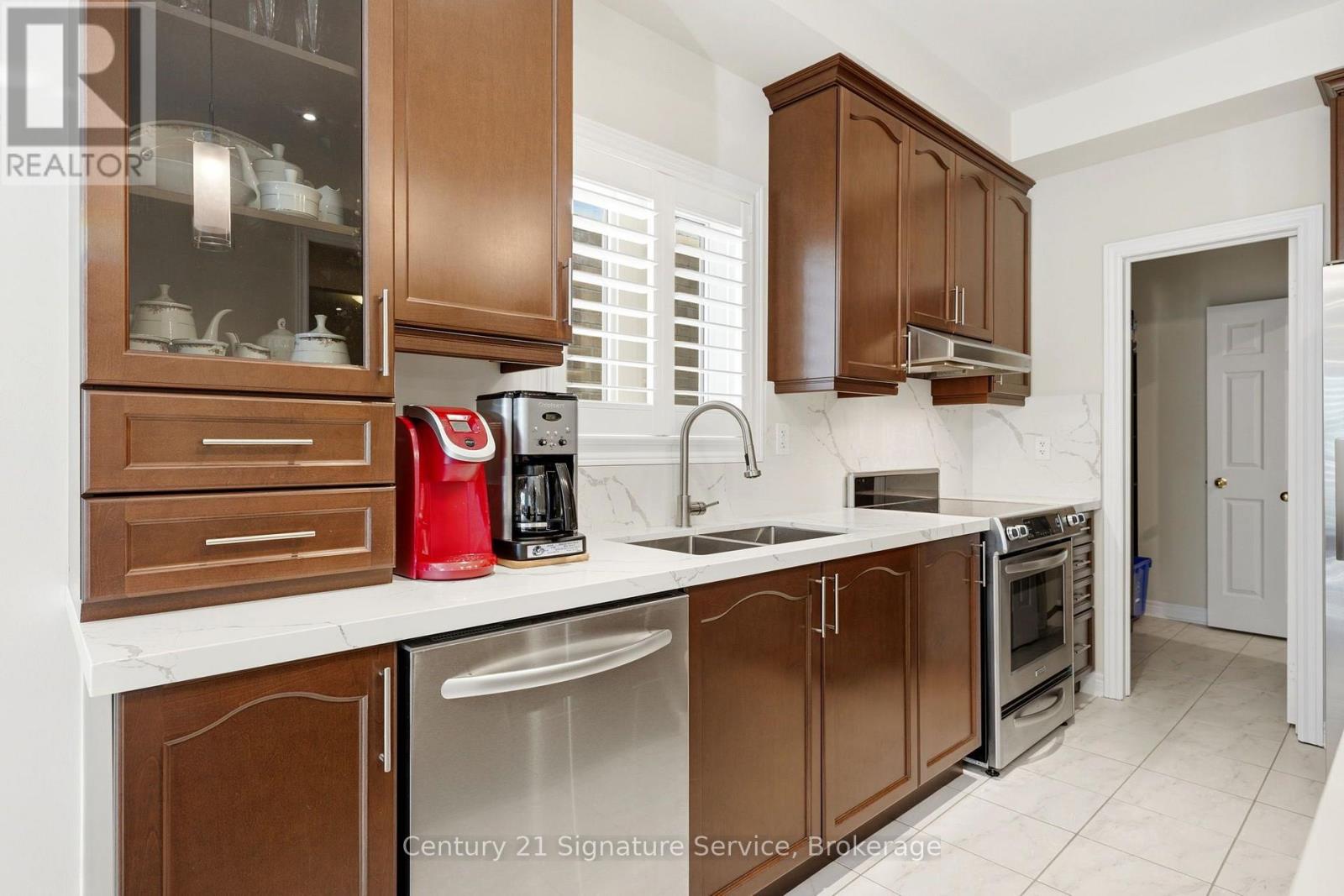 322 Comiskey Crescent, Mississauga, Ontario  L5W 0C5 - Photo 13 - W13755158