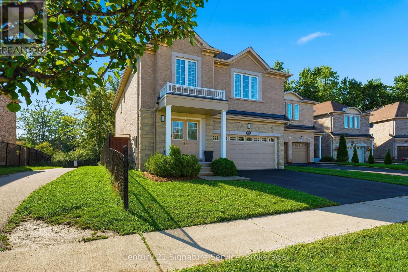 322 Comiskey Crescent, Mississauga, Ontario  L5W 0C5 - Photo 3 - W13755158