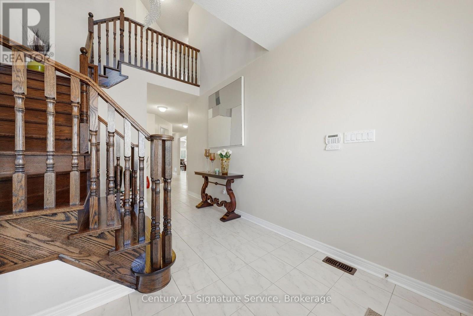 322 Comiskey Crescent, Mississauga, Ontario  L5W 0C5 - Photo 5 - W13755158