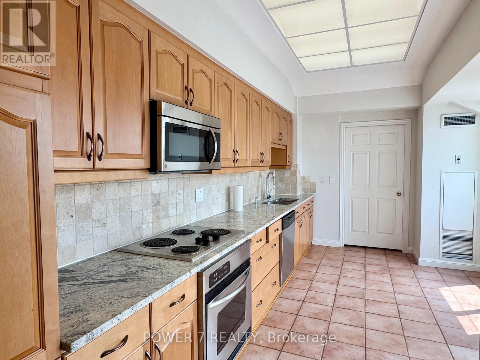 Ph304 - 101 Subway Crescent, Toronto, Ontario M9B 6K4 - Photo 12 - W13755166