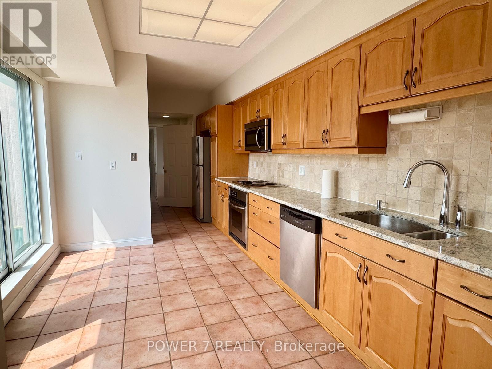 Ph304 - 101 Subway Crescent, Toronto, Ontario M9B 6K4 - Photo 13 - W13755166