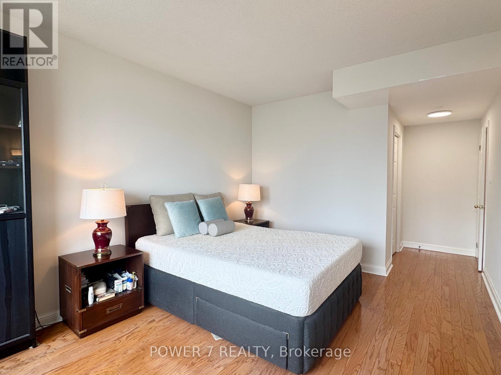 Ph304 - 101 Subway Crescent, Toronto, Ontario M9B 6K4 - Photo 17 - W13755166