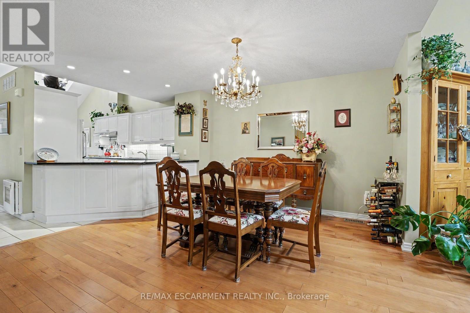 6 - 1275 Stephenson Drive, Burlington, Ontario L7S 2M2 - Photo 11 - W13755212