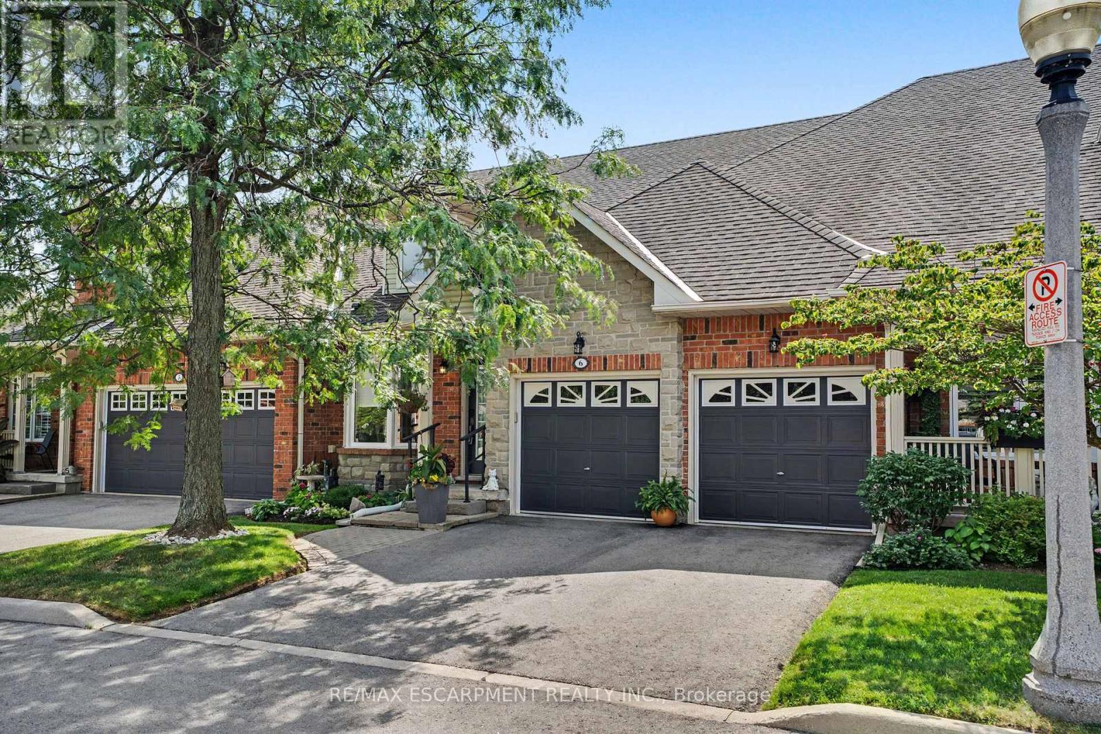 6 - 1275 Stephenson Drive, Burlington, Ontario L7S 2M2 - Photo 2 - W13755212
