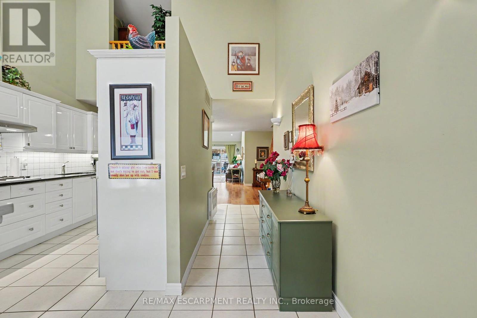 6 - 1275 Stephenson Drive, Burlington, Ontario L7S 2M2 - Photo 5 - W13755212