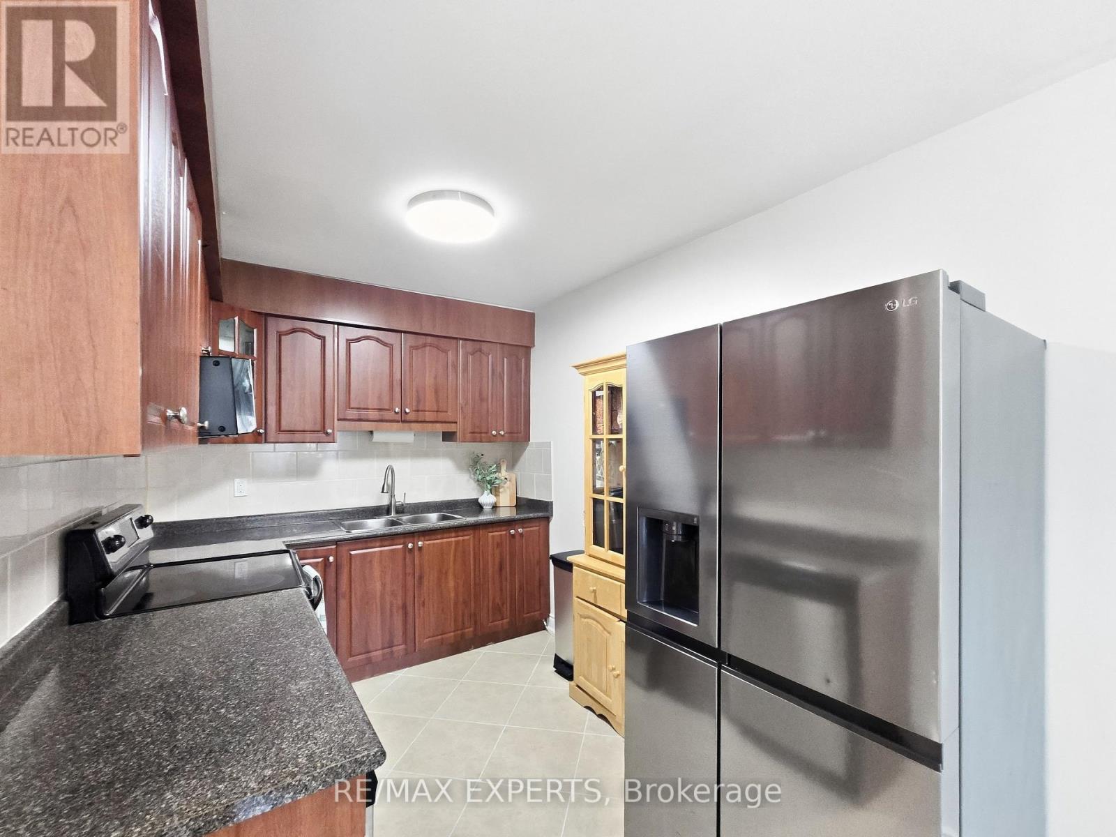 853 - 30 Tandridge Crescent, Toronto, Ontario  M9W 2P2 - Photo 15 - W13755242