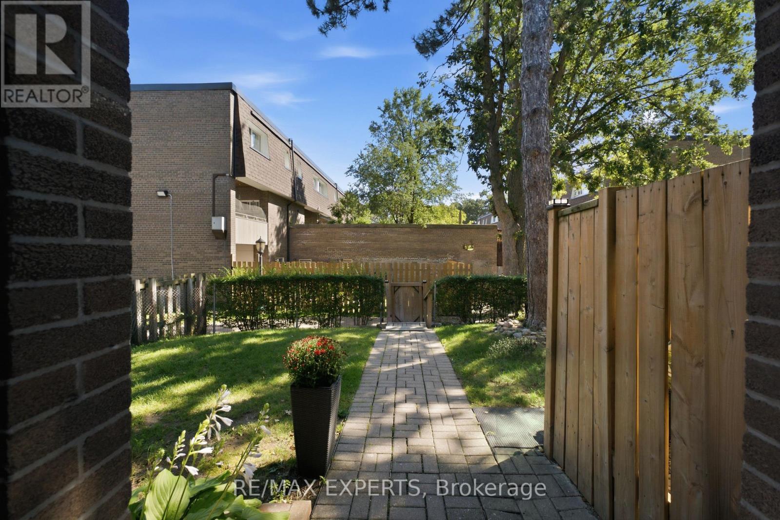 853 - 30 Tandridge Crescent, Toronto, Ontario  M9W 2P2 - Photo 37 - W13755242